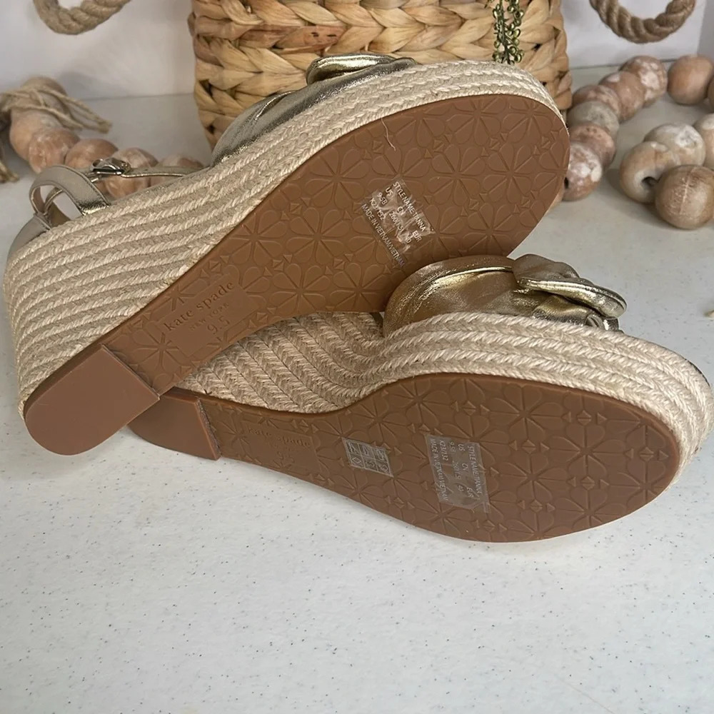 kate spade New York Wedge Sandals Sz. 9.5 Pale Gold - Picture 8 of 11